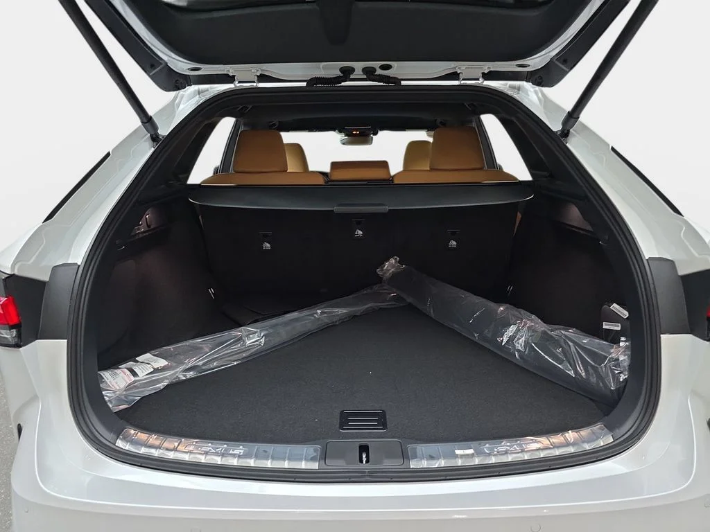 New 2026 Eminent White Pearl Lexus PREMIUM PLUS image 12