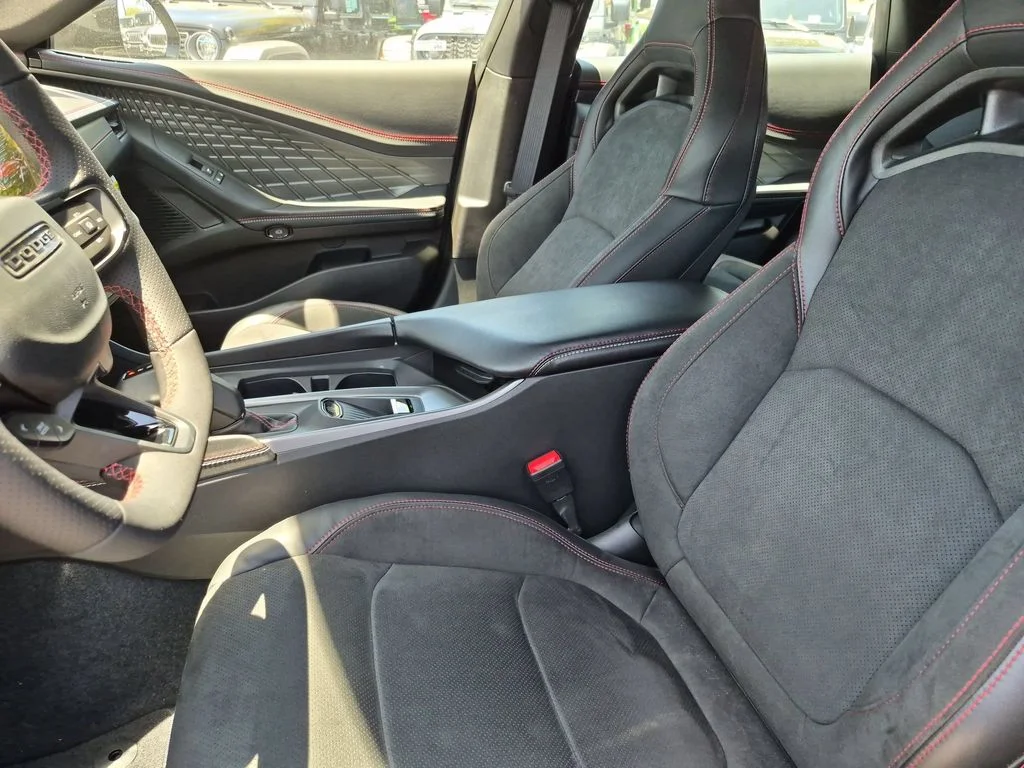 2026 Dodge Charger Daytona Scat Pack - Photo 11