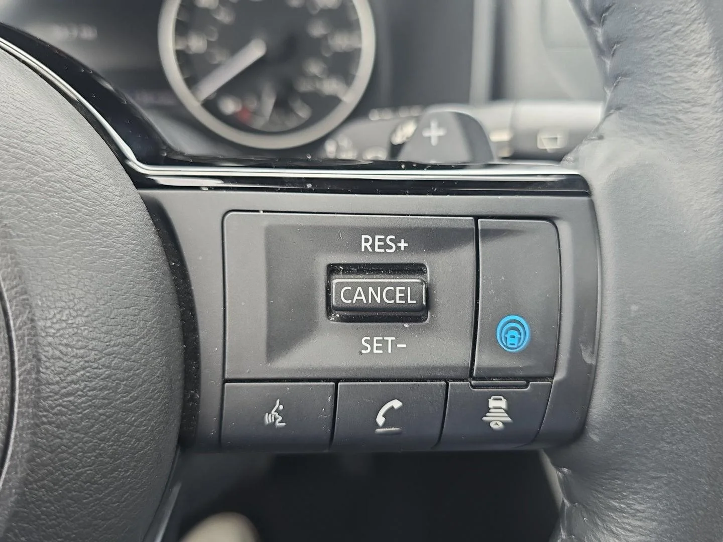 Used 2023 Pearl White Tricoat Nissan SV image 16