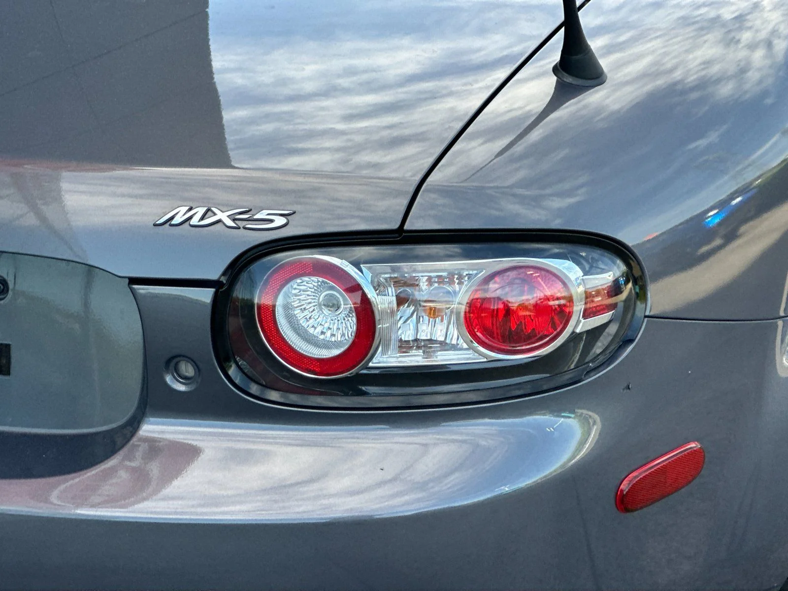 Used 2008 Galaxy Gray Mica Mazda Grand Touring image 18