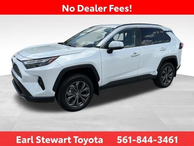 Certified Used 2024 WIND CHILL PEARL Toyota  image 9
