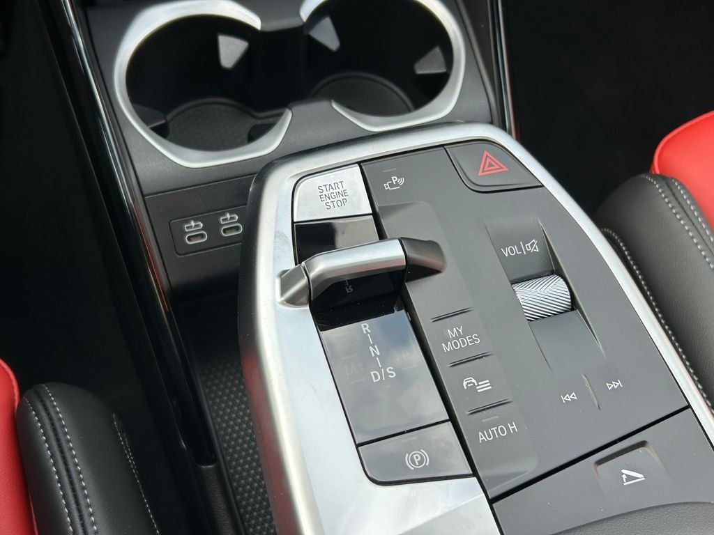 New 2026 Space Silver Metallic BMW M35i image 28
