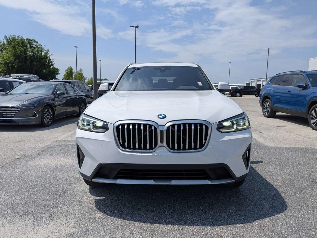 Used 2023 White BMW xDrive30i image 8