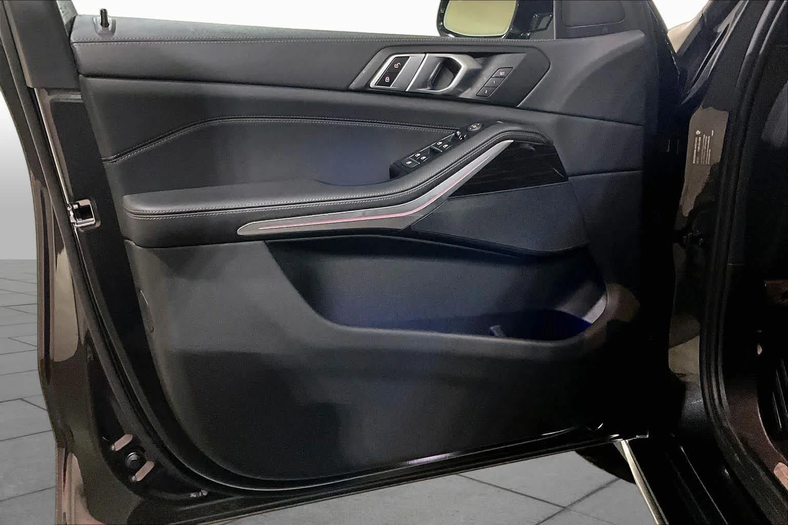 Used 2023 Dark Graphite Metallic BMW xDrive40i image 21