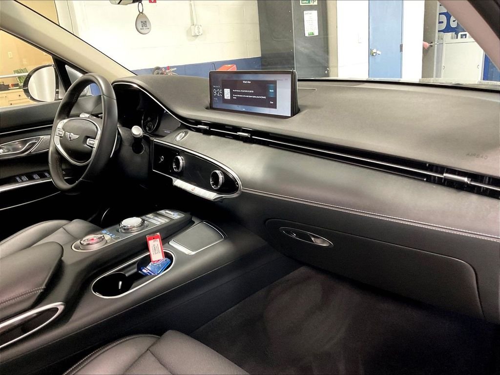Used 2025 Silver Genesis 2.5T image 14