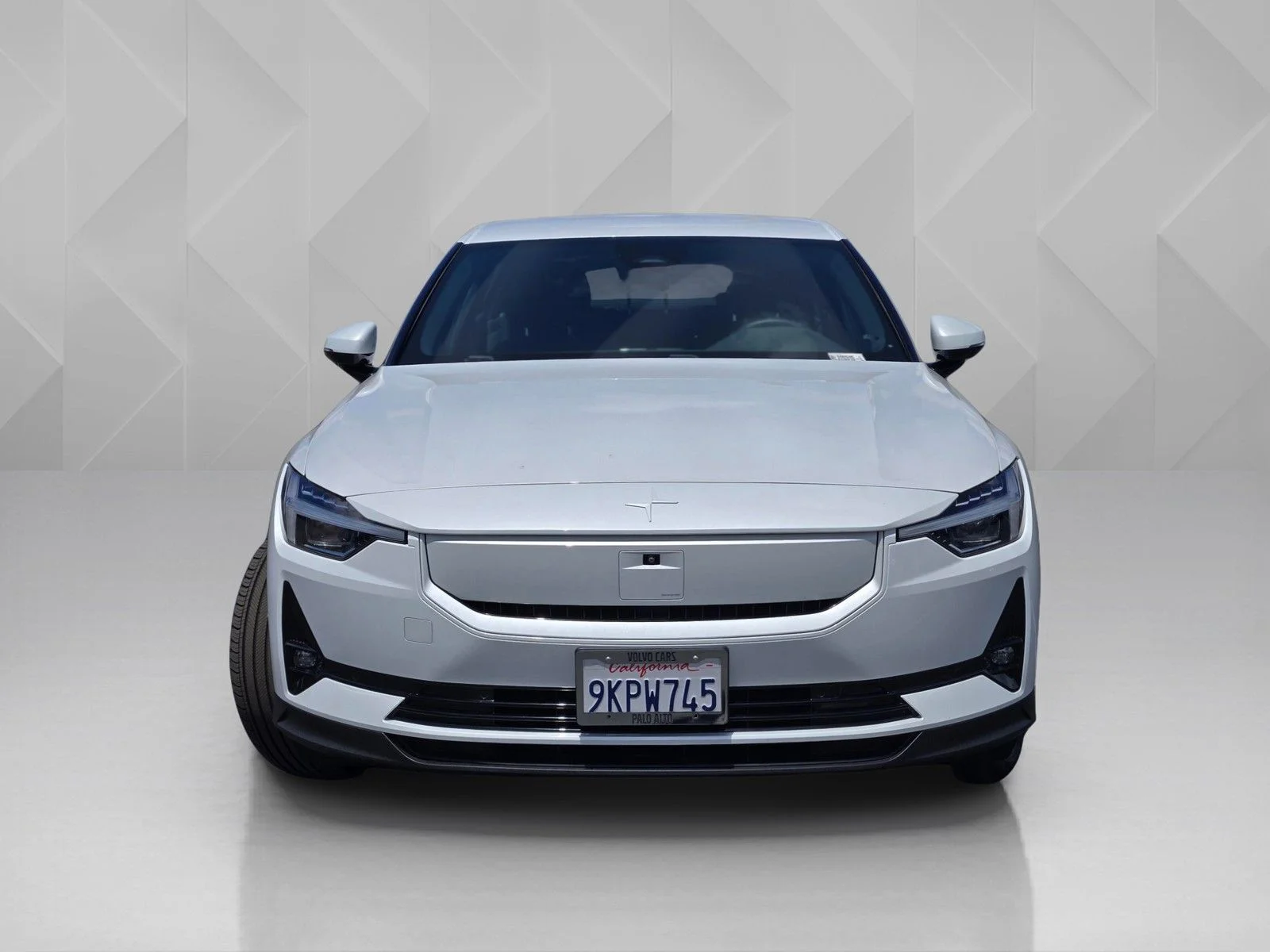 Used 2024 White Polestar Long Range Dual Motor image 2