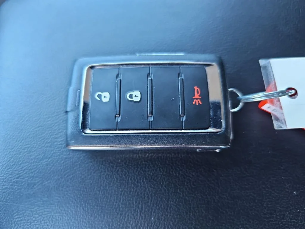 Used 2023 Silver Jeep Laredo image 34