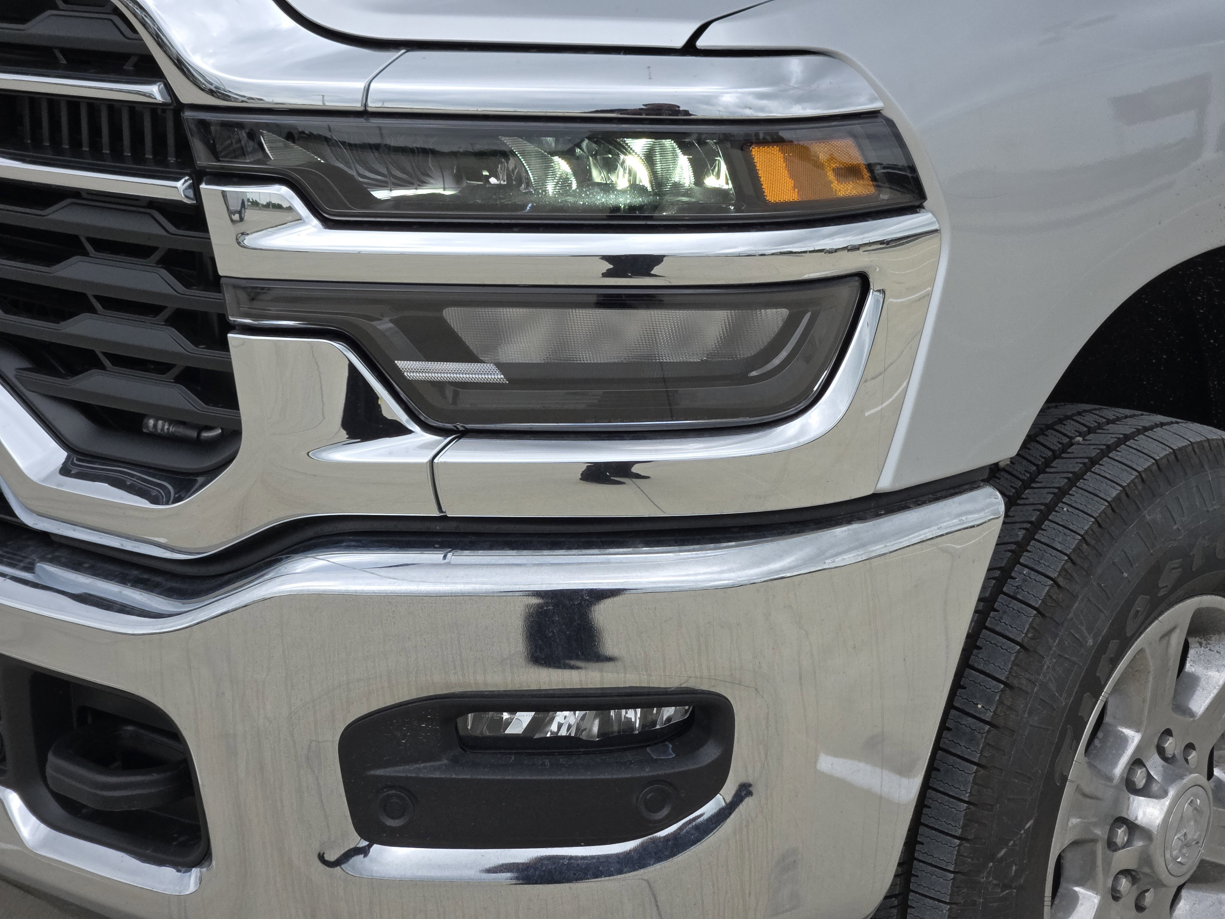 New 2026 Silver-Zynith Exterior Paint RAM Lone Star image 7