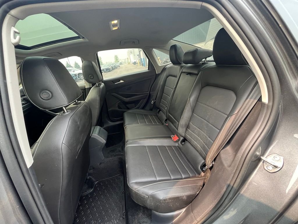 Certified Used 2024 Gray Volkswagen 1.5T SE image 26