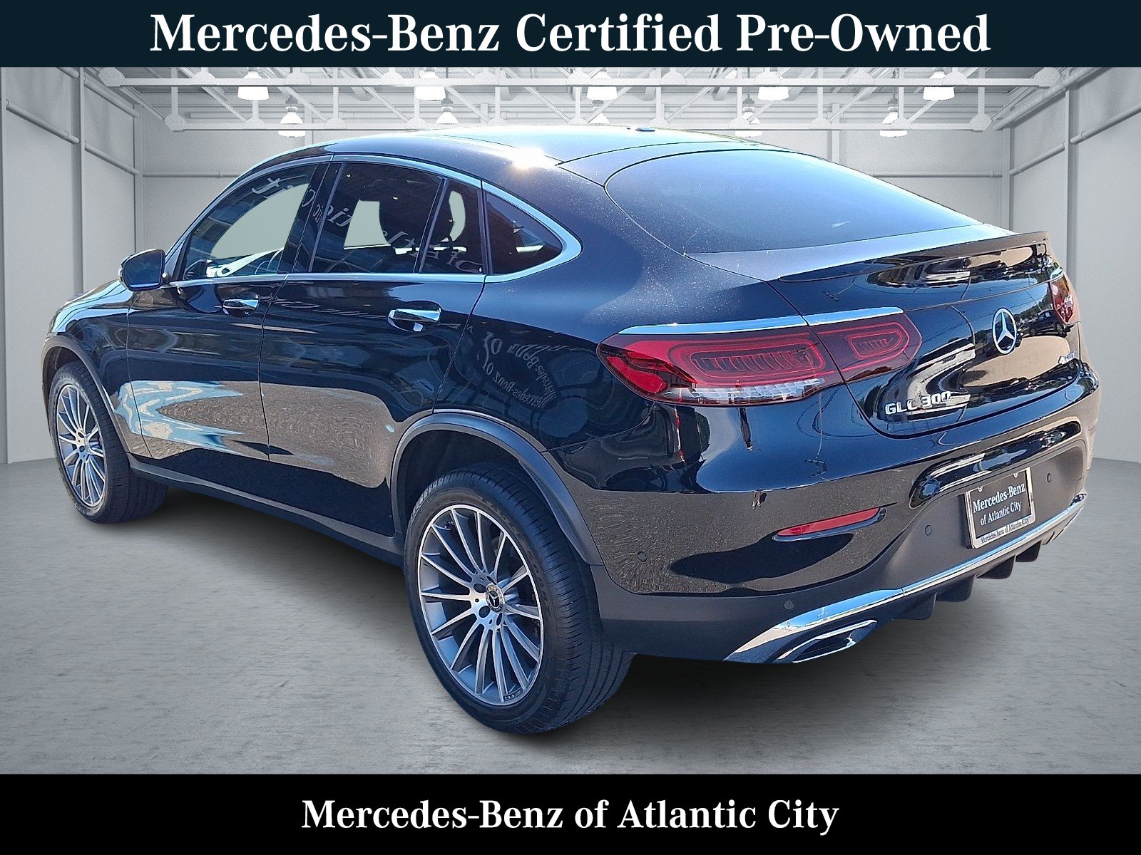 Certified Used 2020 Black Mercedes-Benz 4MATIC® image 4