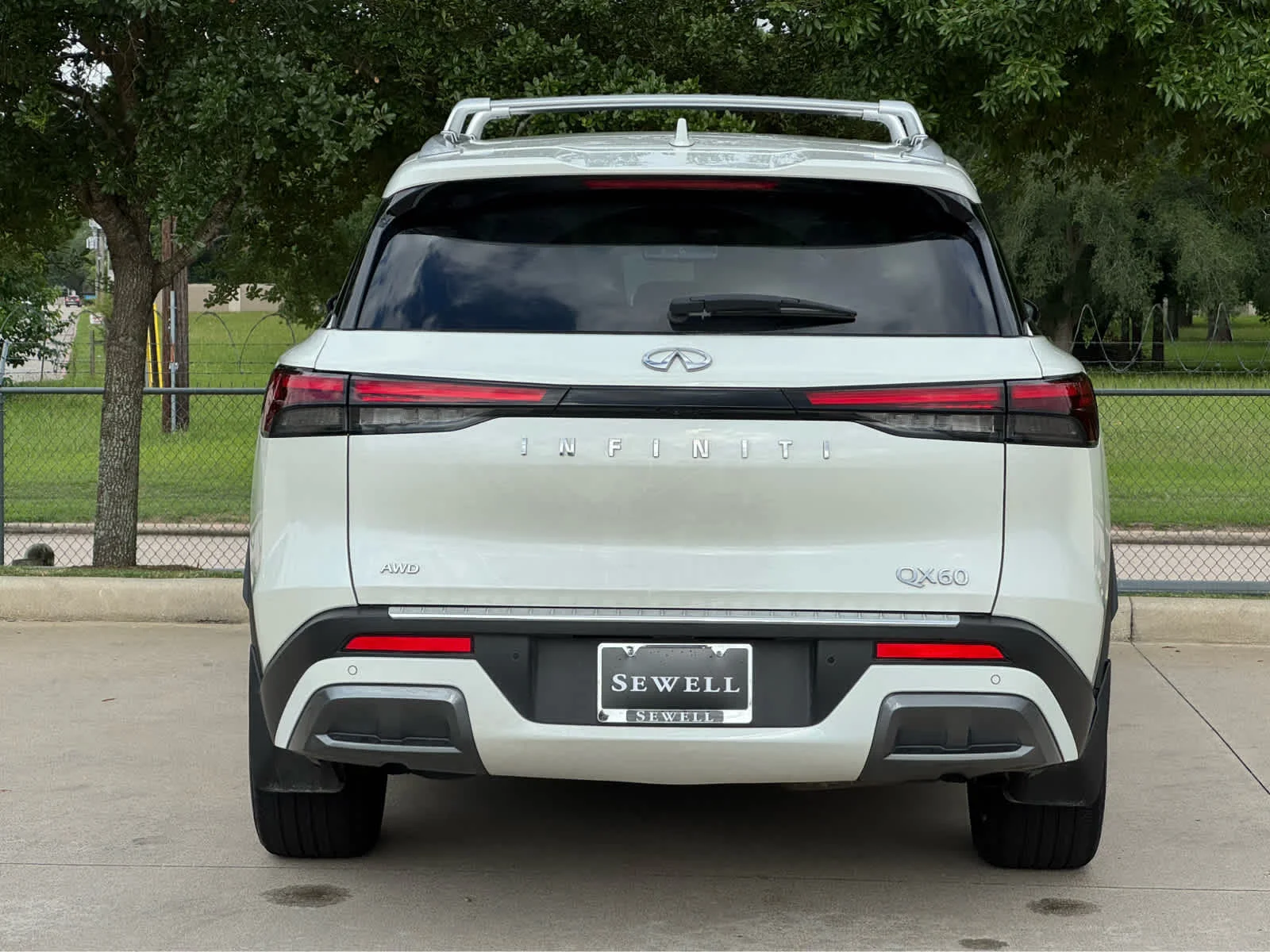 Certified Used 2023 Majestic White INFINITI SENSORY image 7