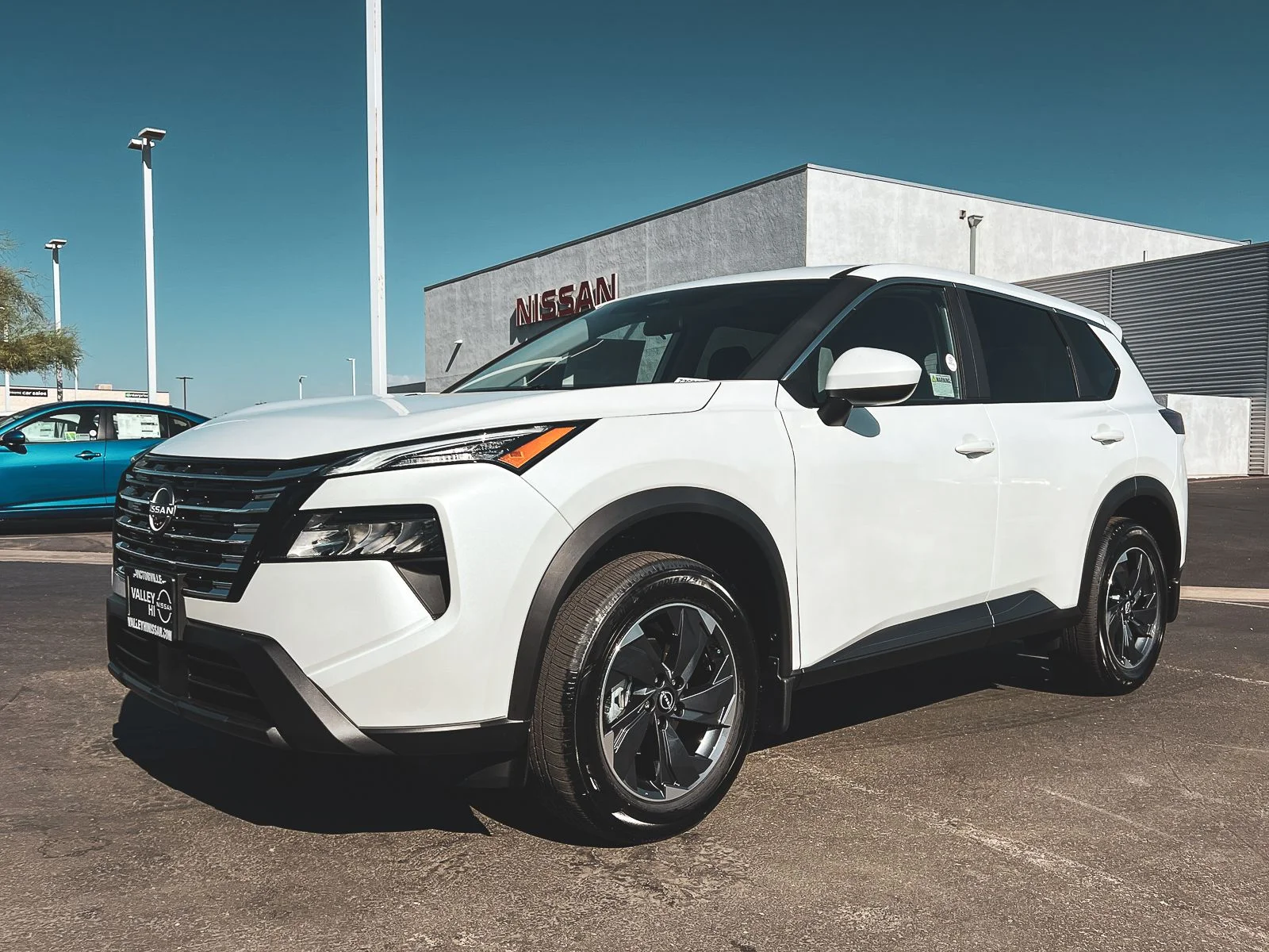 New 2026 Everest White Pearl TriCoat Nissan SV image 2