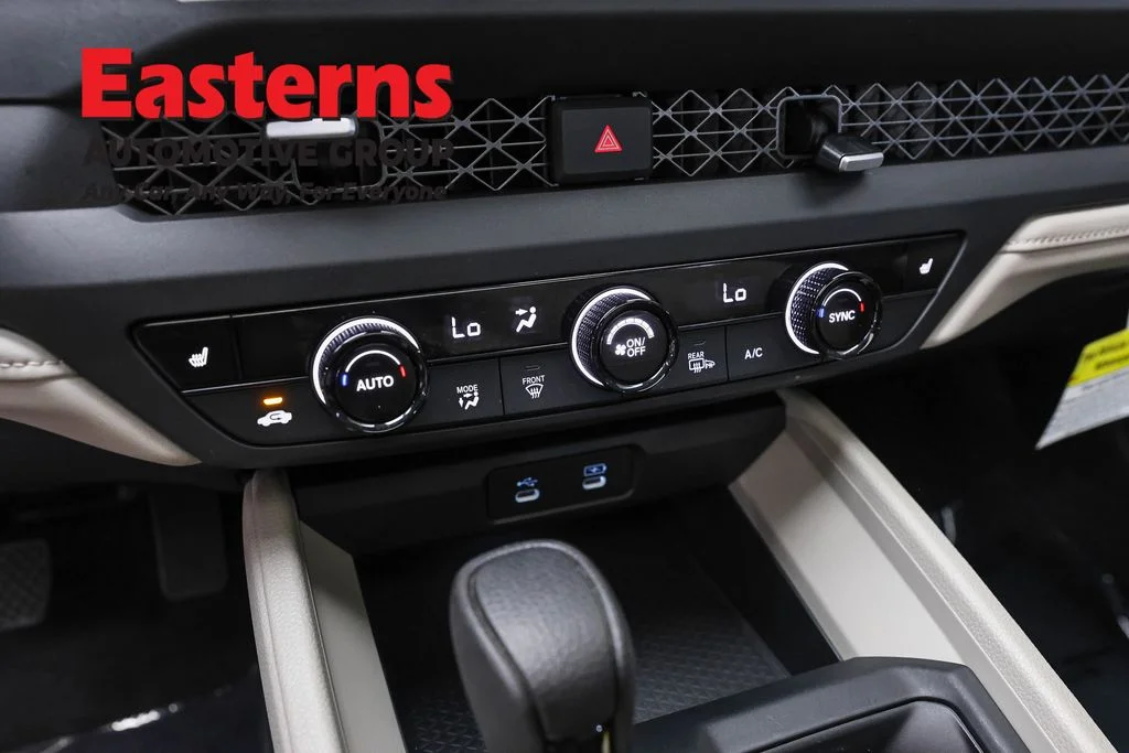 Used 2025 Red Honda SE image 19