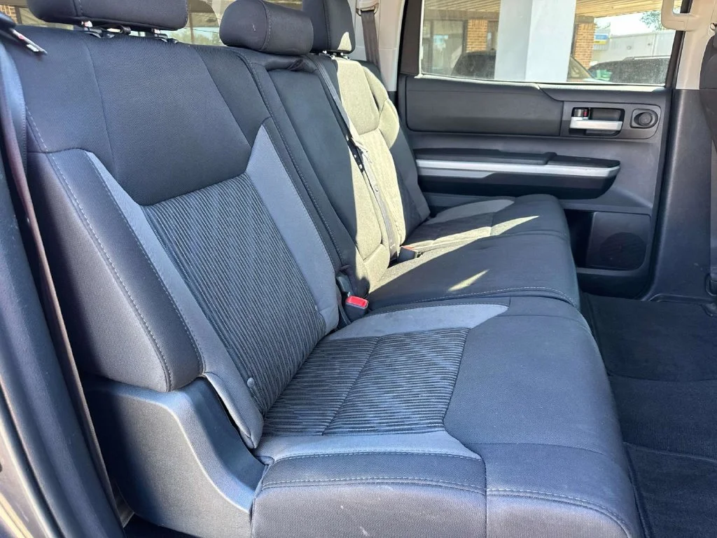 Used 2015 Gray Toyota SR5 image 19