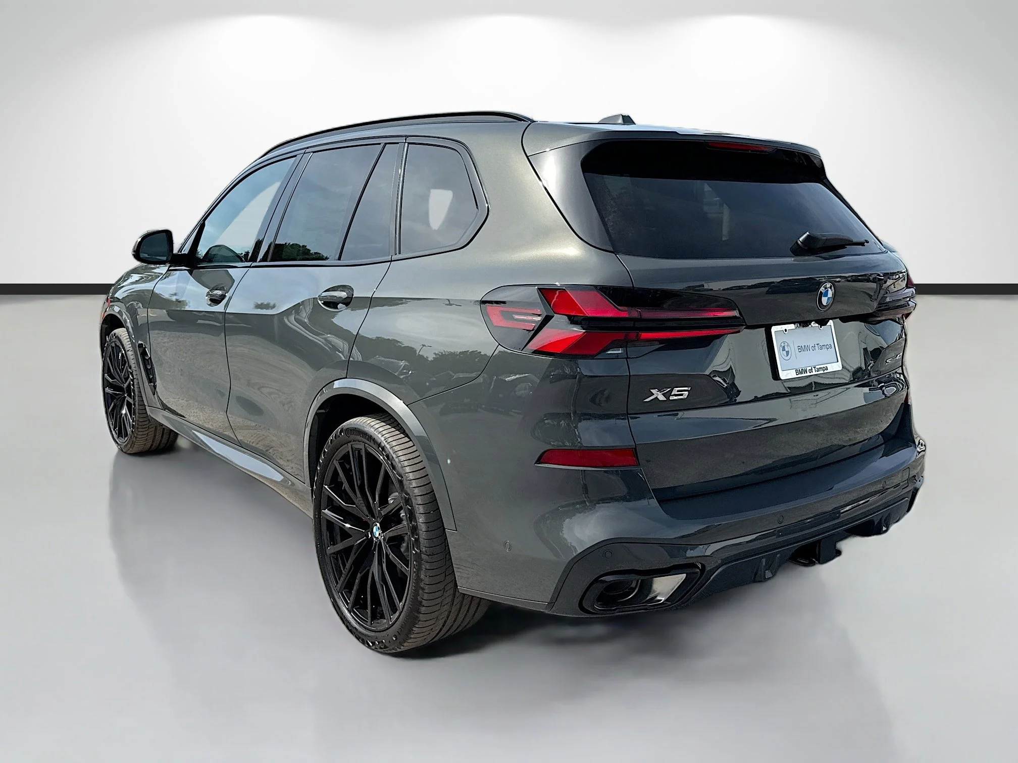New 2026 Dravit Grey Metallic BMW sDrive40i image 5