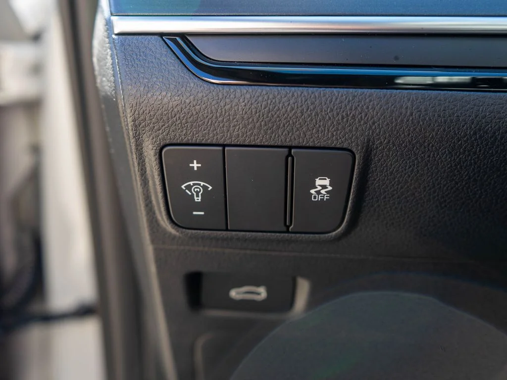New 2026 Wolf Gray Kia GT-Line AWD image 17