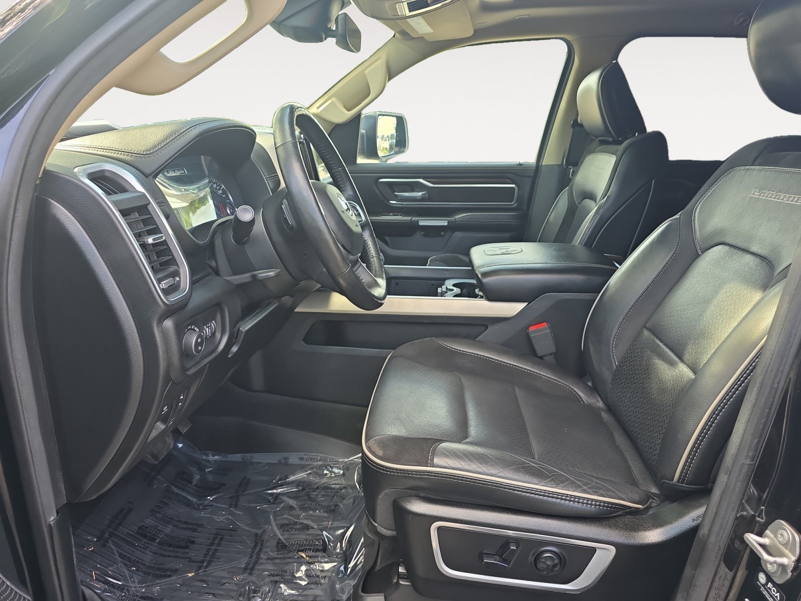 Used 2021 Diamond Black Crystal Pearlcoat Ram Laramie image 23