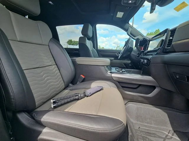 Used 2025 Gray Chevrolet ZR2 image 30