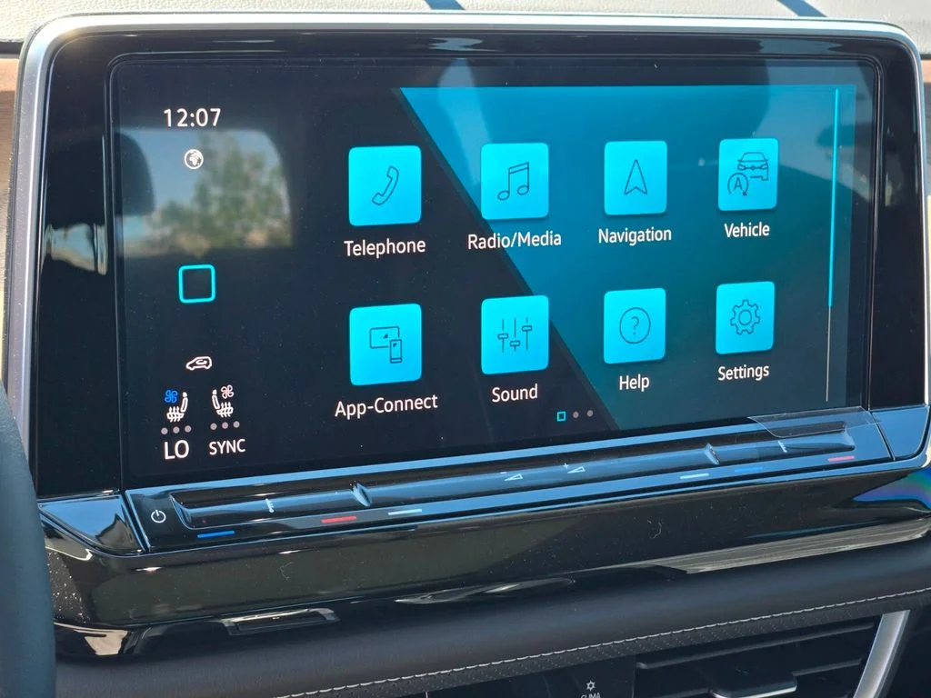 New 2026 Green Volkswagen 2.0T SE w/Technology image 13