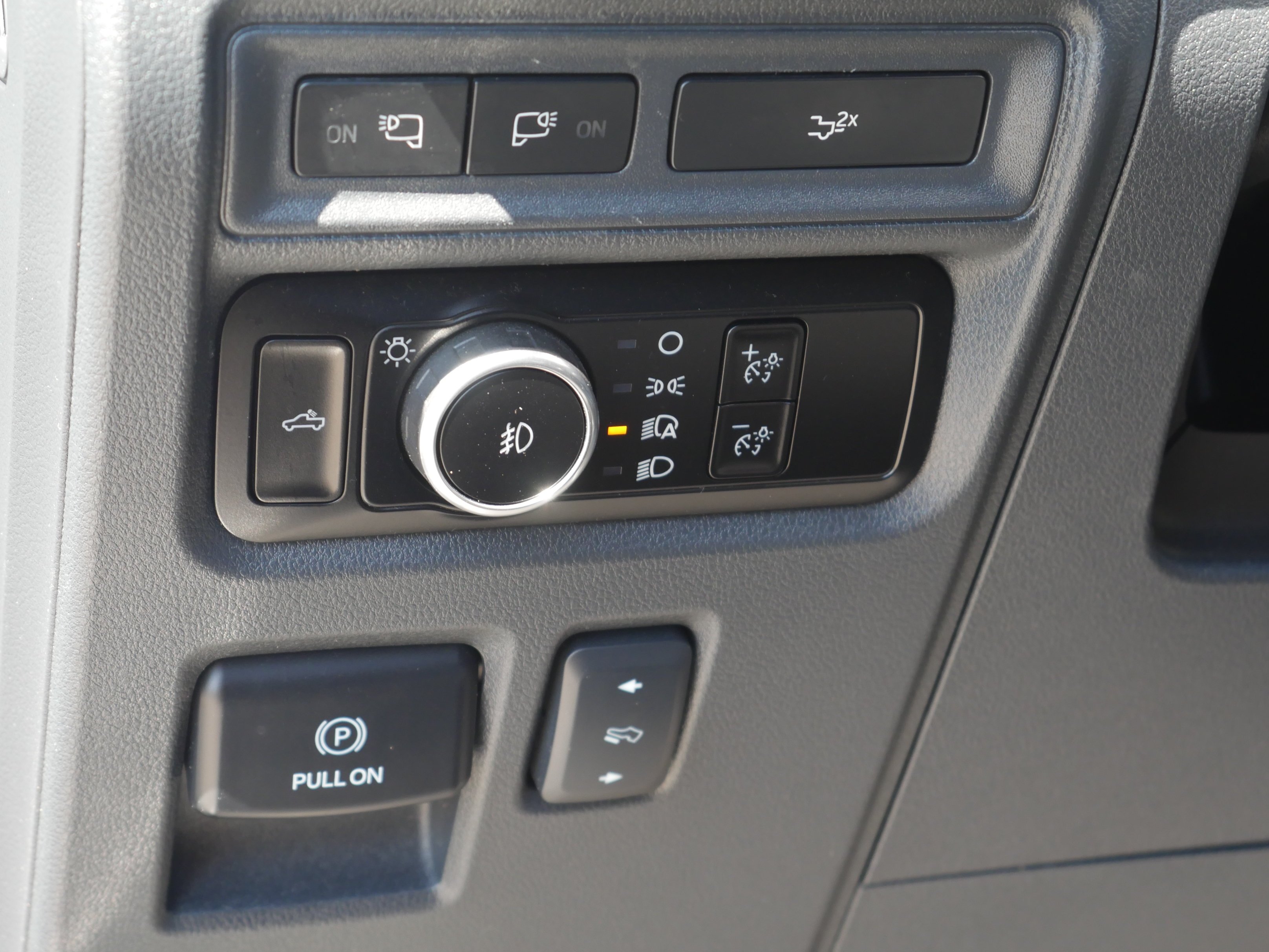 Certified Used 2023 Oxford White Ford XL image 5