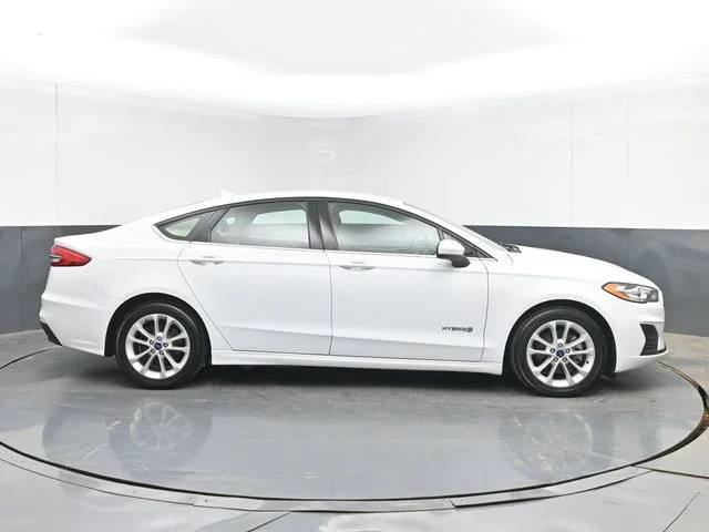 Used 2019 Oxford White Ford SE image 11