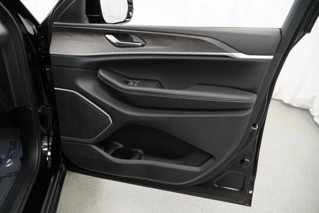 Used 2026 Black Jeep Limited image 47