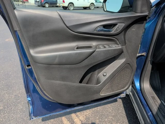 Used 2022 BLUE GLOW METALLIC Chevrolet LT image 12