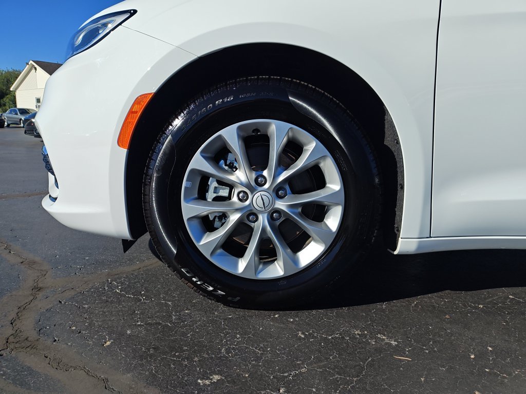 Used 2026 White Chrysler Limited image 10