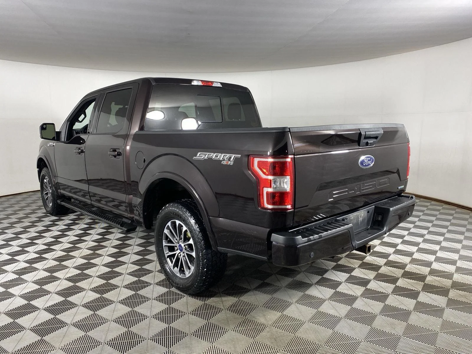 Used 2019 Magma Red Ford XLT image 7