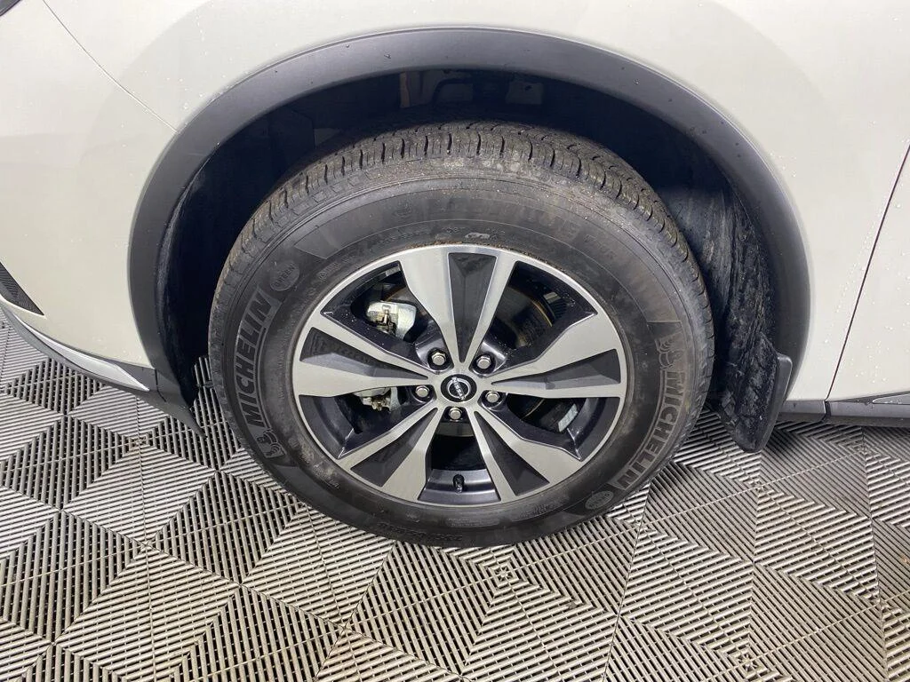 Used 2024 Pearl White Tricoat Nissan SV image 21
