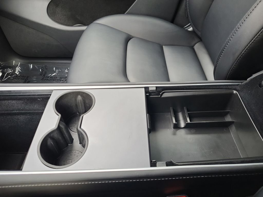 Used 2023  Tesla Performance image 30