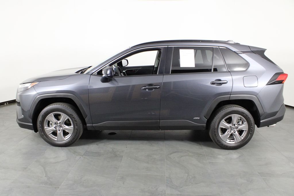 2025 Toyota RAV4 LE - Photo 12