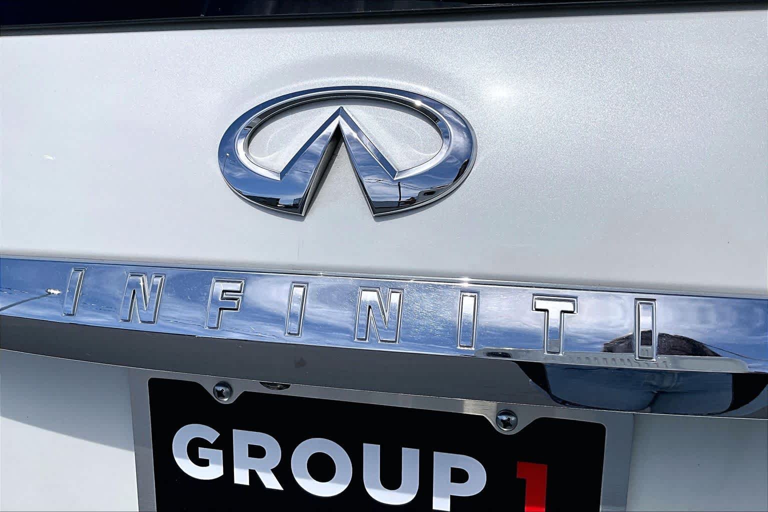 Used 2020 Majestic White INFINITI LUXE image 30