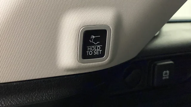 Used 2024 Silver Jeep 4xe image 38