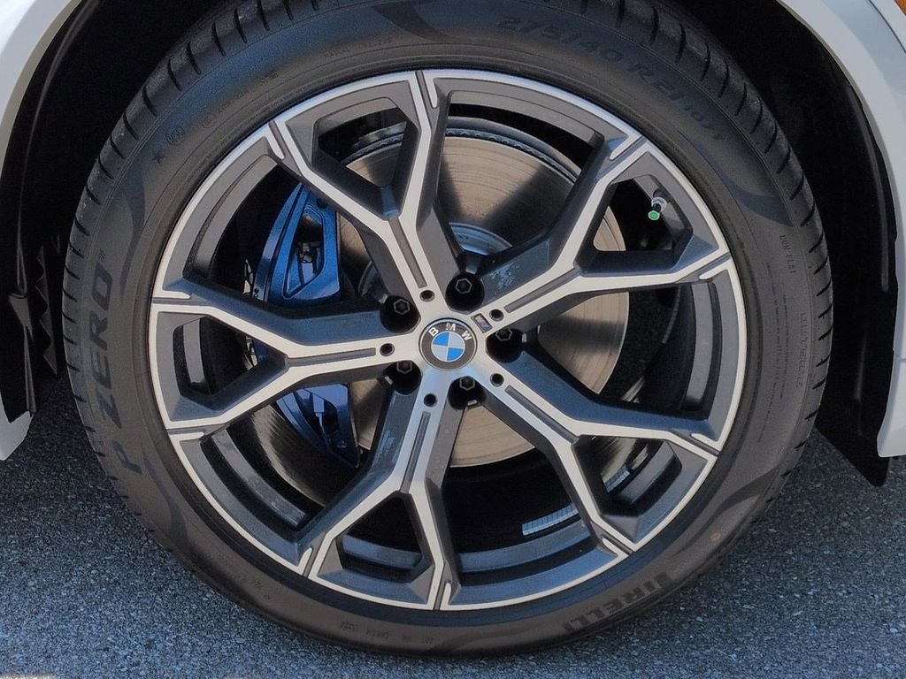 New 2026 White Metallic BMW xDrive40i image 11