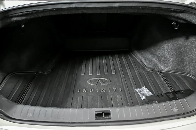 Used 2020 Majestic White INFINITI 3.0T Luxe image 13