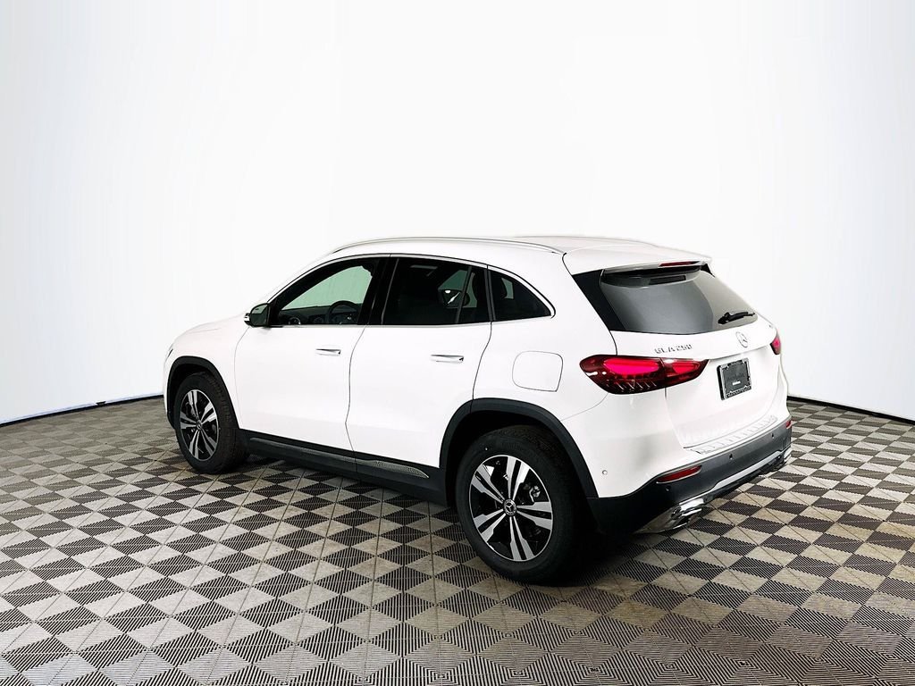 New 2026 Polar White Mercedes-Benz GLA 250 image 5