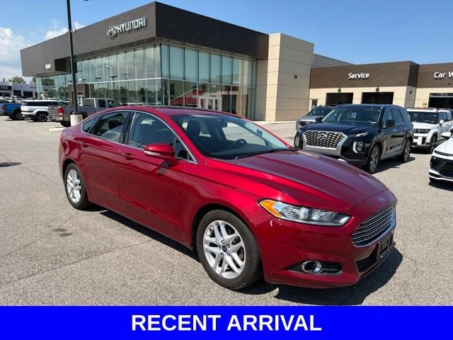 Used 2015 Red Ford SE image 29
