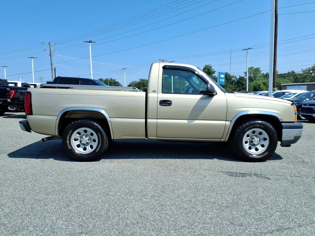 Used 2005 Beige Chevrolet Work Truck image 32