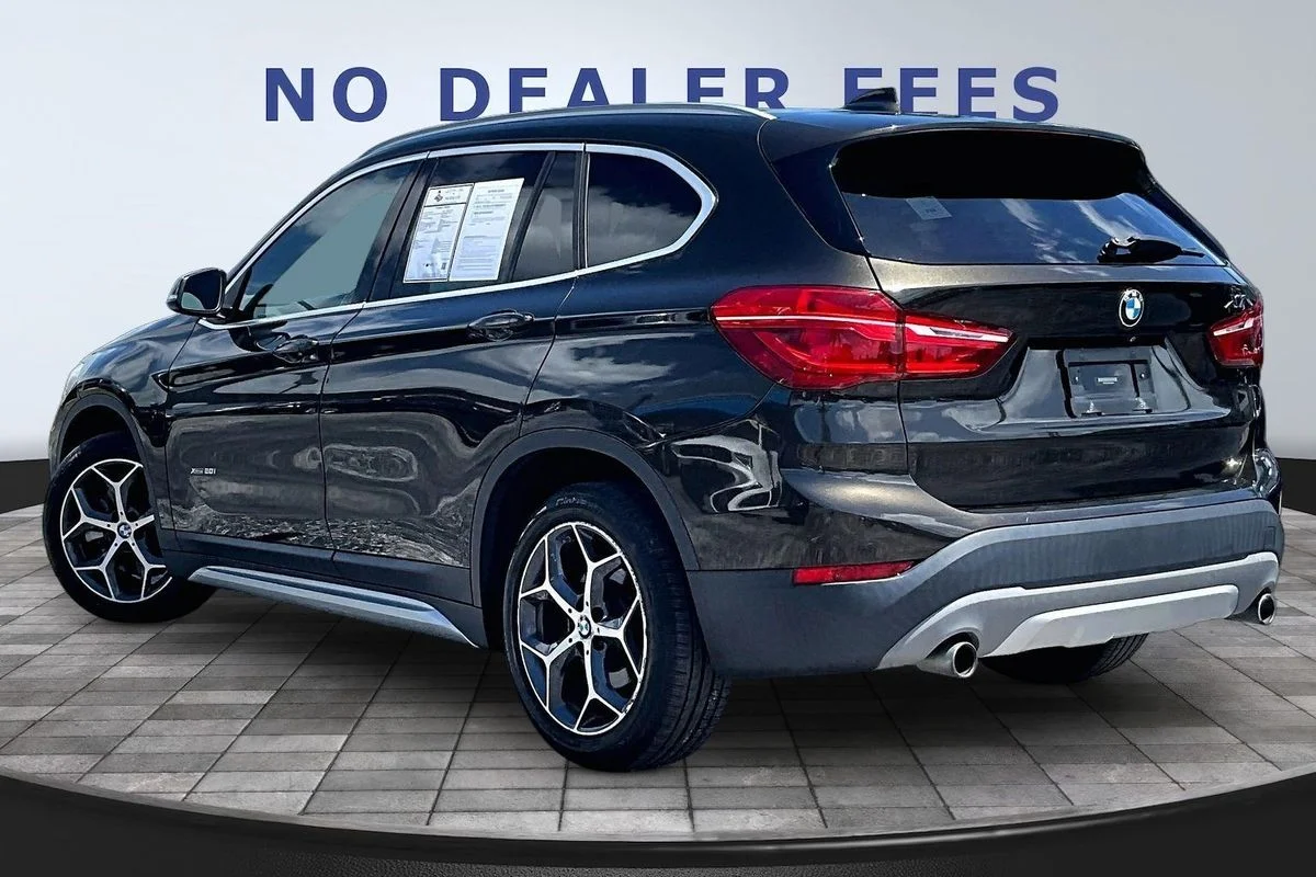 Used 2018 Green BMW xDrive28i image 4