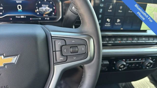 Used 2025 Summit White Chevrolet LT image 24
