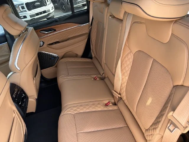Used 2022 Black Jeep Summit Reserve image 13