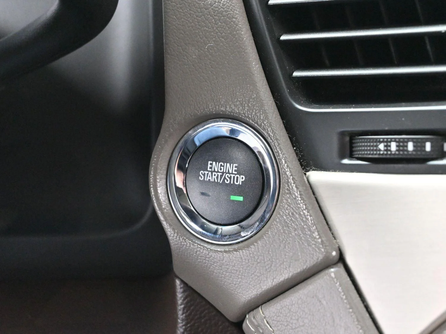 Used 2019 QUICKSILVER METALLIC GMC Denali image 24
