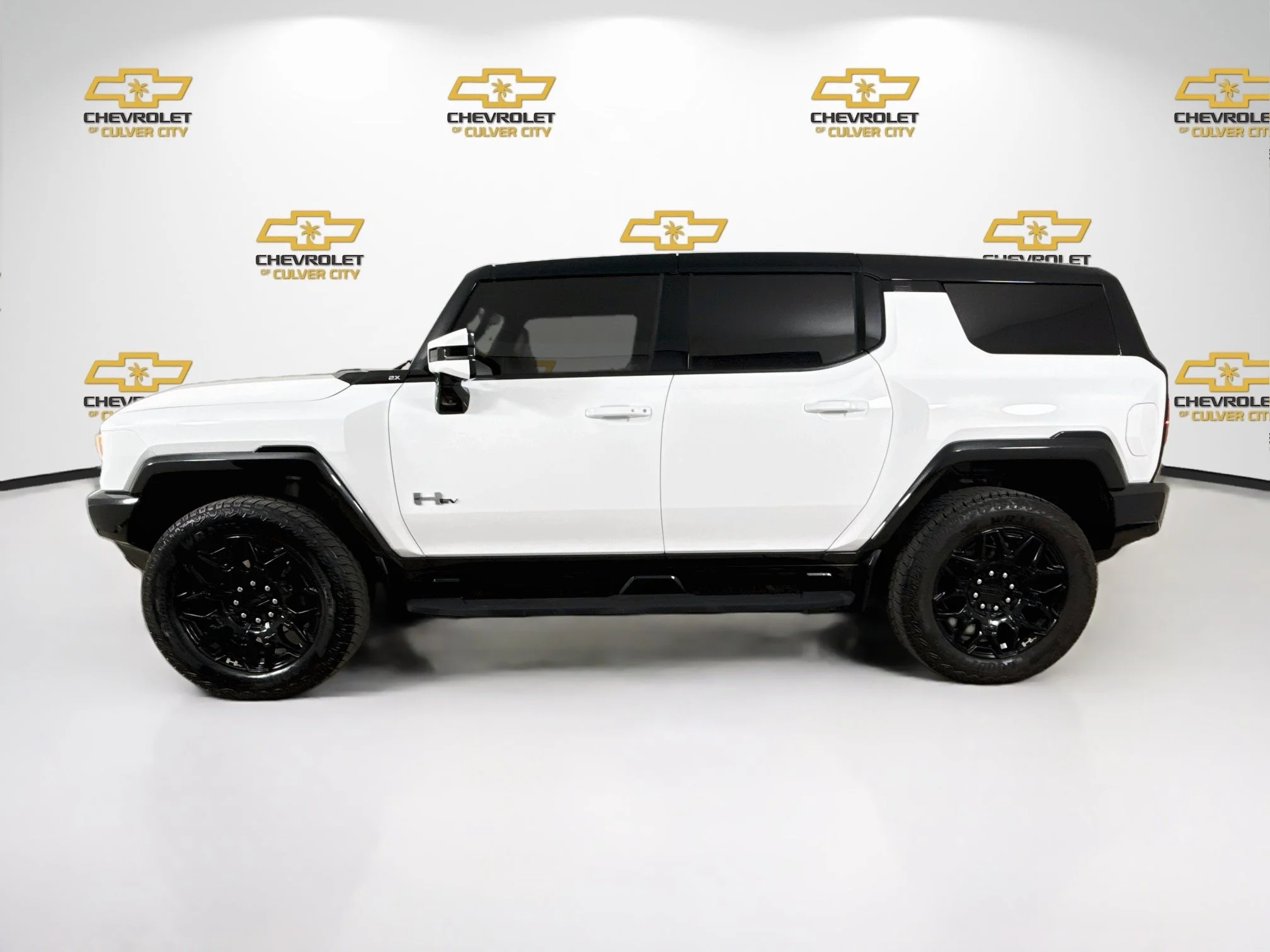 Used 2025 Interstellar White GMC 2X image 5