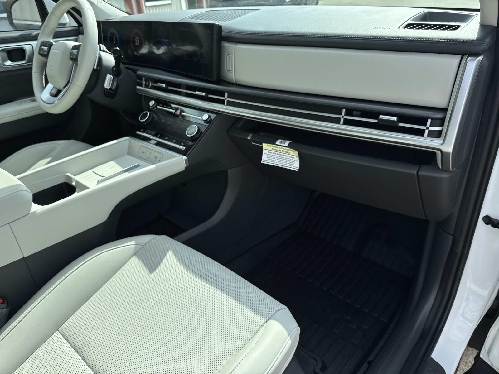 Used 2025 Serenity White Hyundai SEL image 12