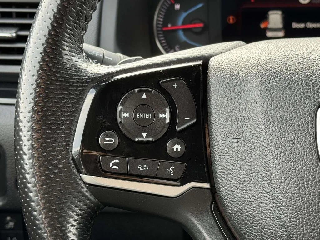 Used 2019 White Honda Touring image 23