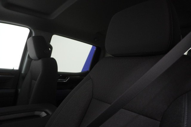 New 2026 Summit White GMC SLE image 17