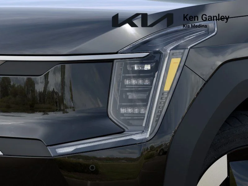 New 2026 Ebony Black Kia Wind AWD image 10