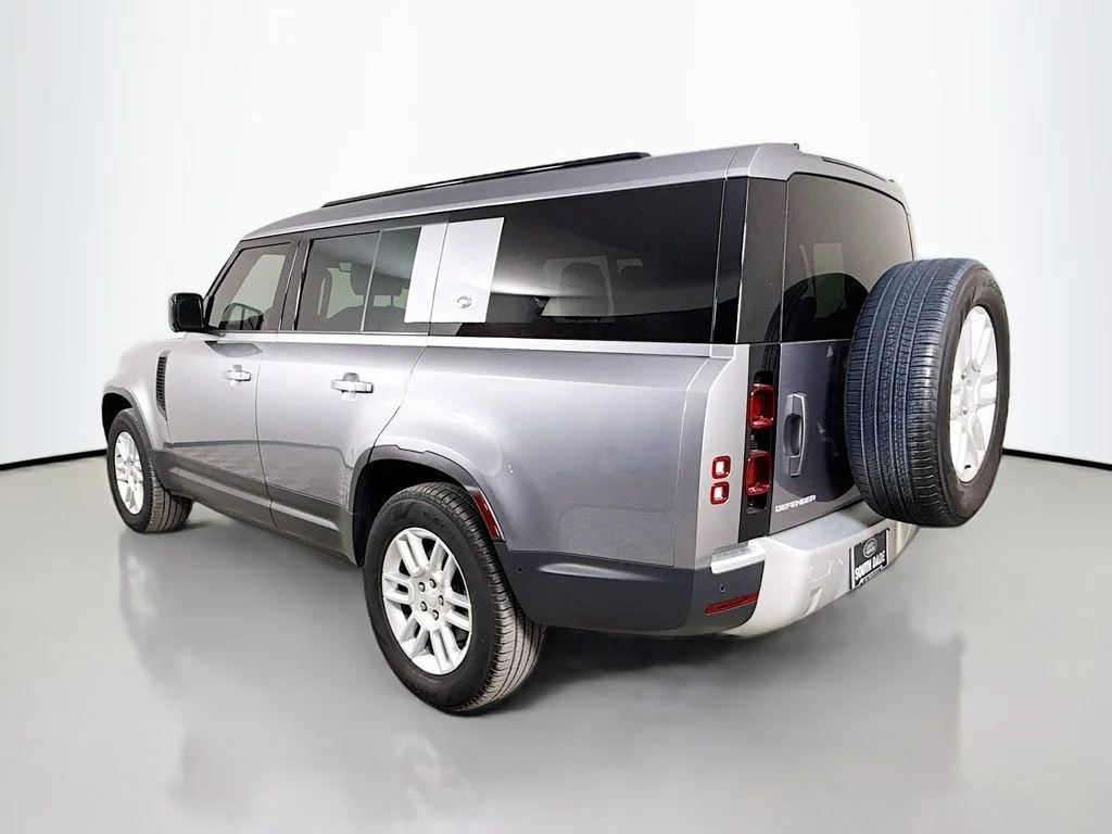 Used 2024 Gray Land Rover S image 7