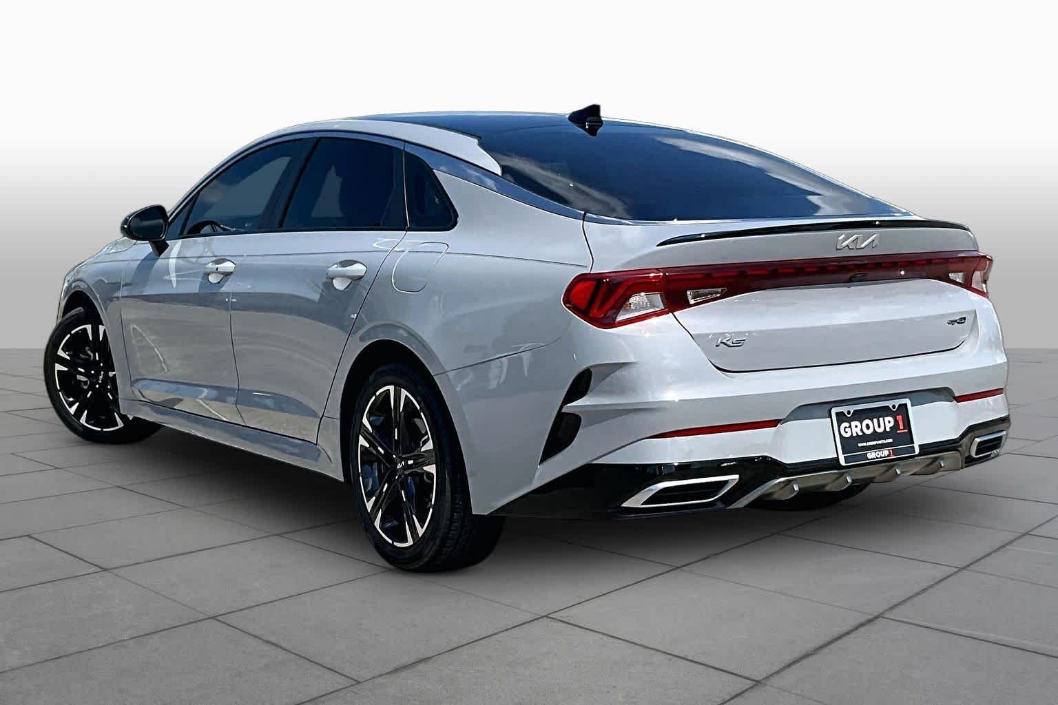 Used 2022 Wolf Gray Kia GT-Line image 11